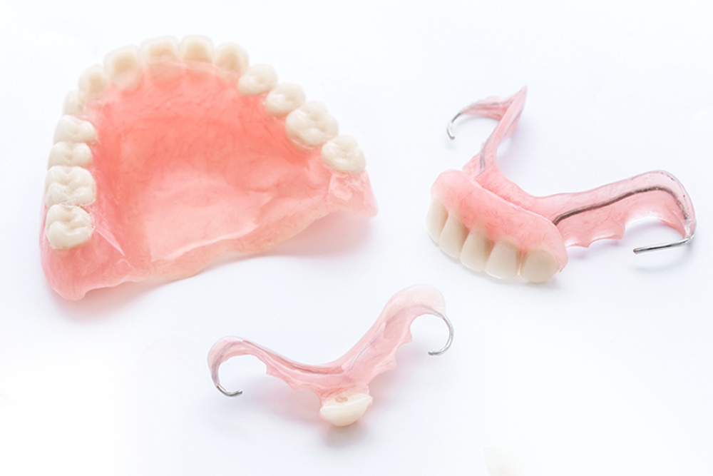 入れ歯の製作・調整